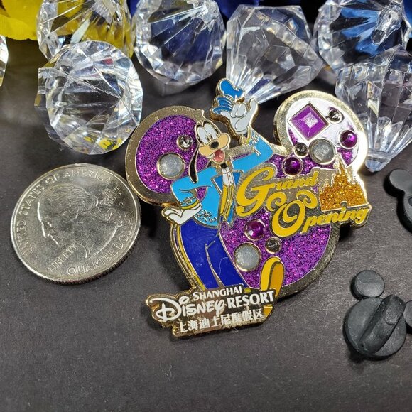 Disney Goofy Shanghai Pin Grand Opening Resort Bling Trading Brooch Lapel Pin - Picture 3 of 6